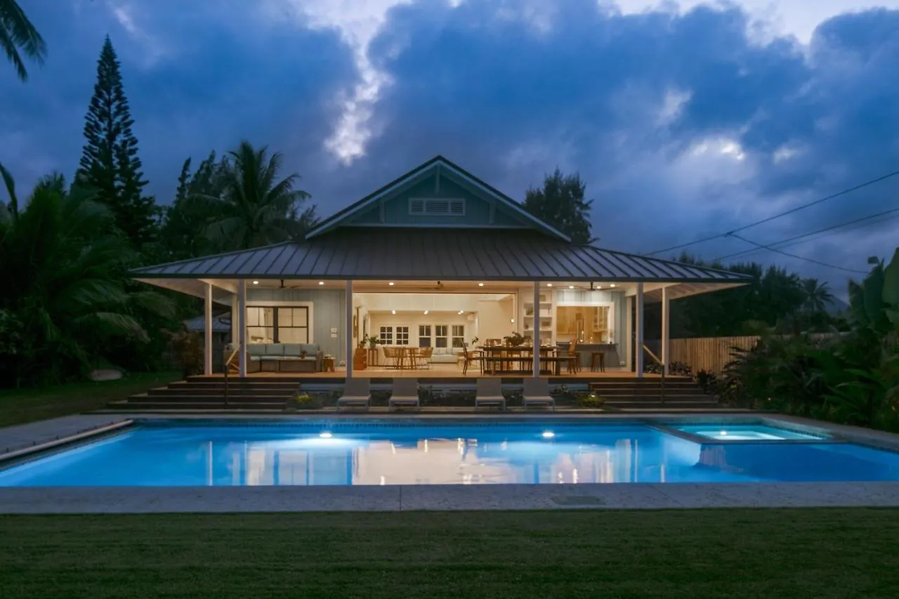 Gorgeous Renovated 1937 Plantation Style Beach House 50 Steps To The Center Of The Beach Home Kailua