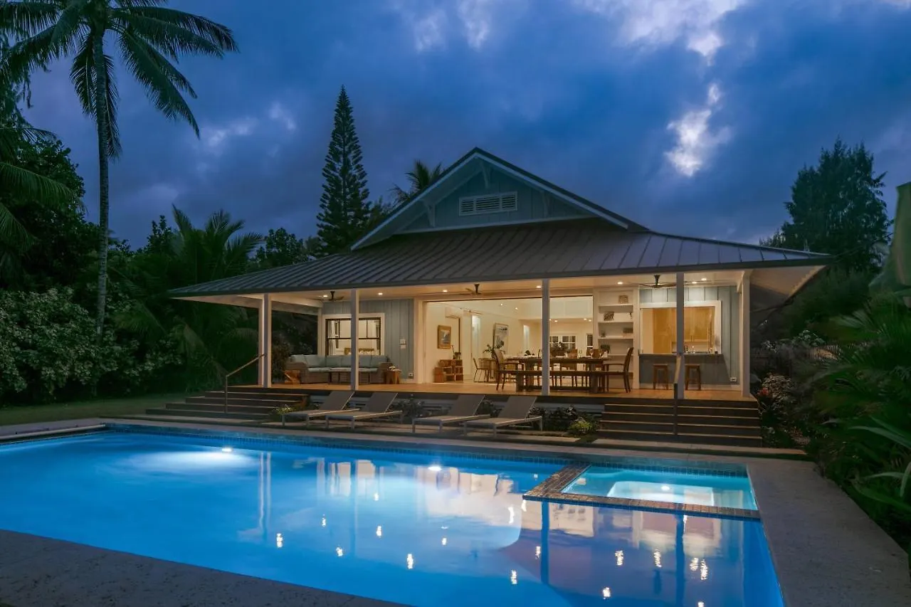 Gorgeous Renovated 1937 Plantation Style Beach House 50 Steps To The Center Of The Beach Home Kailua