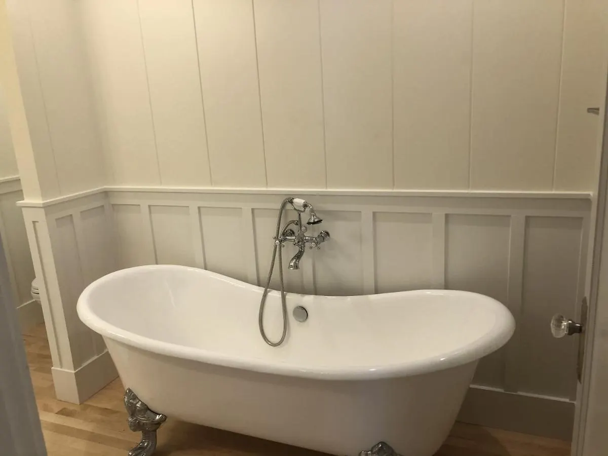 Gorgeous Renovated 1937 Plantation Style Beach House 50 Steps To The Center Of The Beach Home Kailua Nyaraló