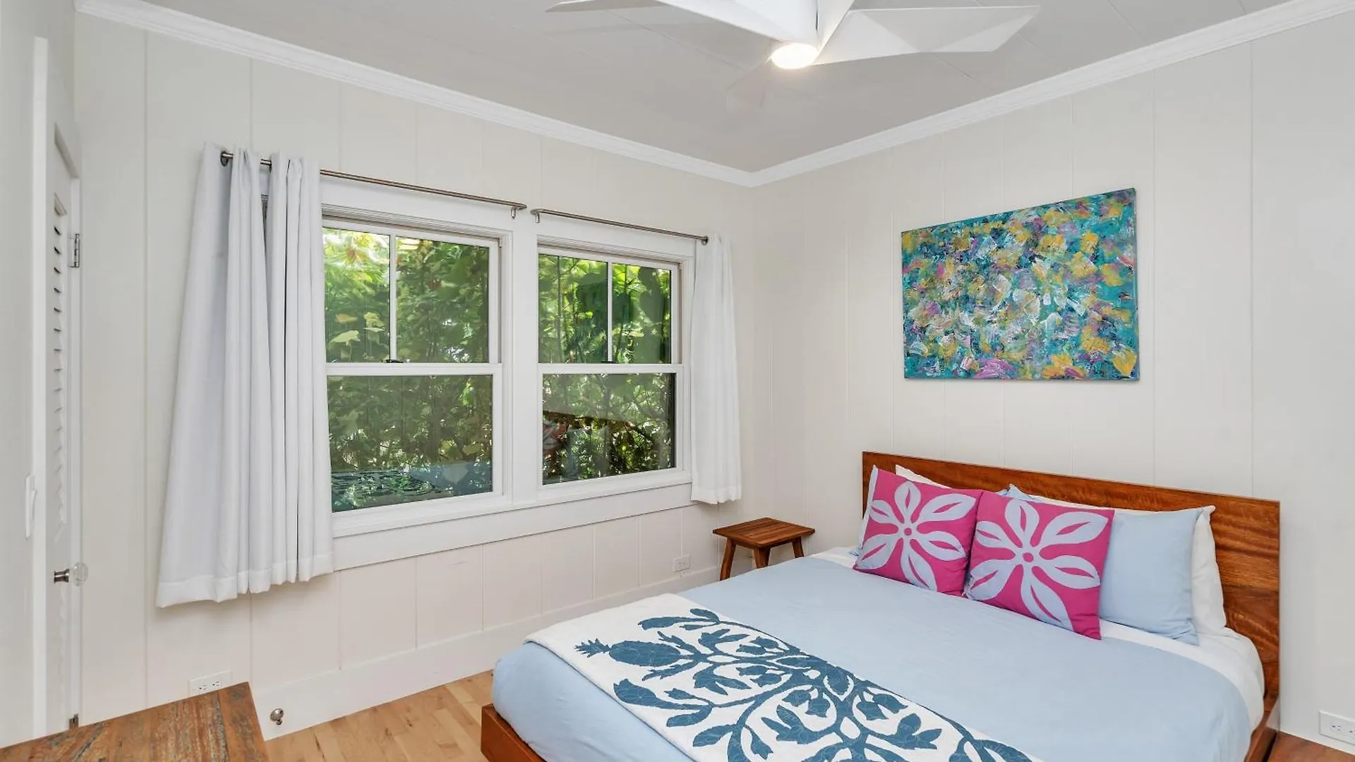 Gorgeous Renovated 1937 Plantation Style Beach House 50 Steps To The Center Of The Beach Home Kailua 0*,