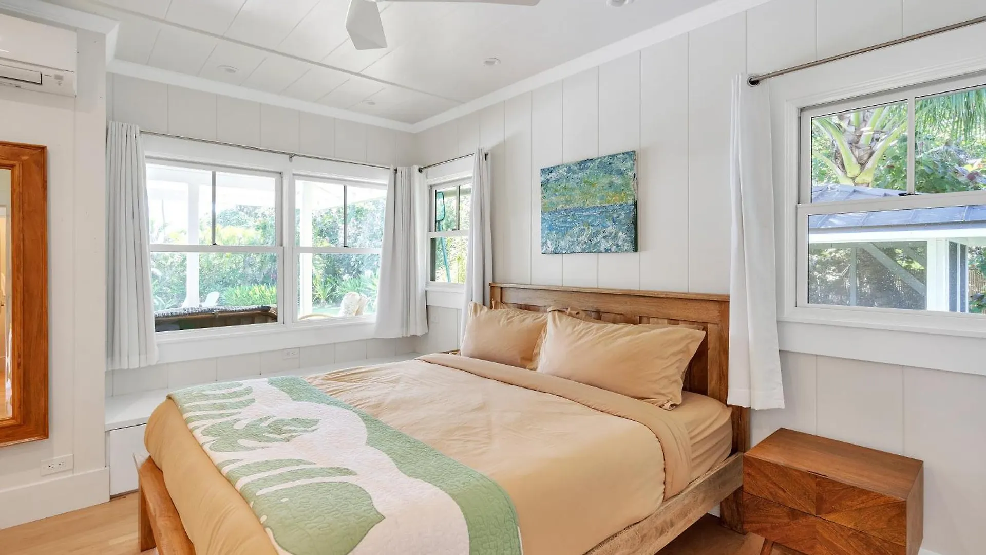 Gorgeous Renovated 1937 Plantation Style Beach House 50 Steps To The Center Of The Beach Home Kailua