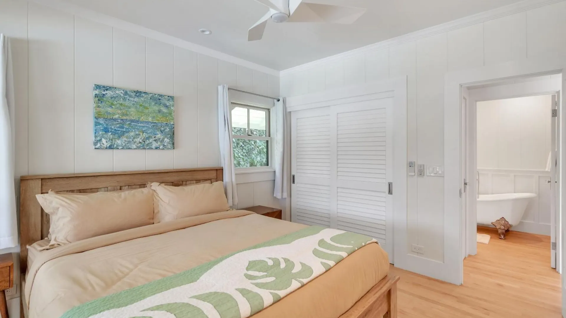 Gorgeous Renovated 1937 Plantation Style Beach House 50 Steps To The Center Of The Beach Home Kailua